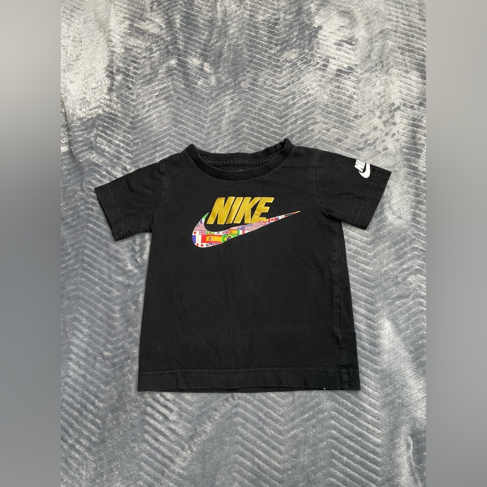 Kids Nike World Flag Swoosh Tee Black 3T